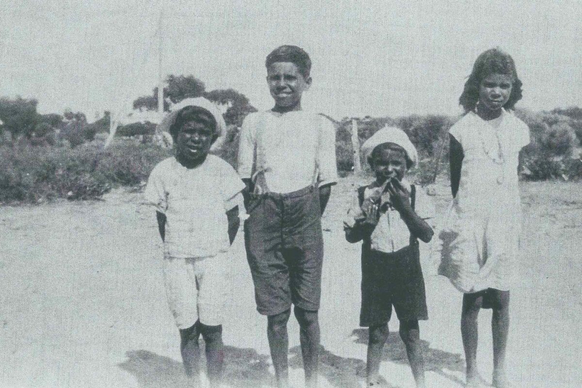 Fraser, Reginald, Steve and Gertie Kickett in late 1920s. SLWA 060908PD