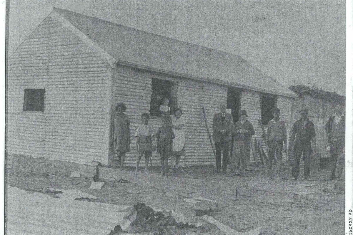 School hut and kids. SLWA 060928PD