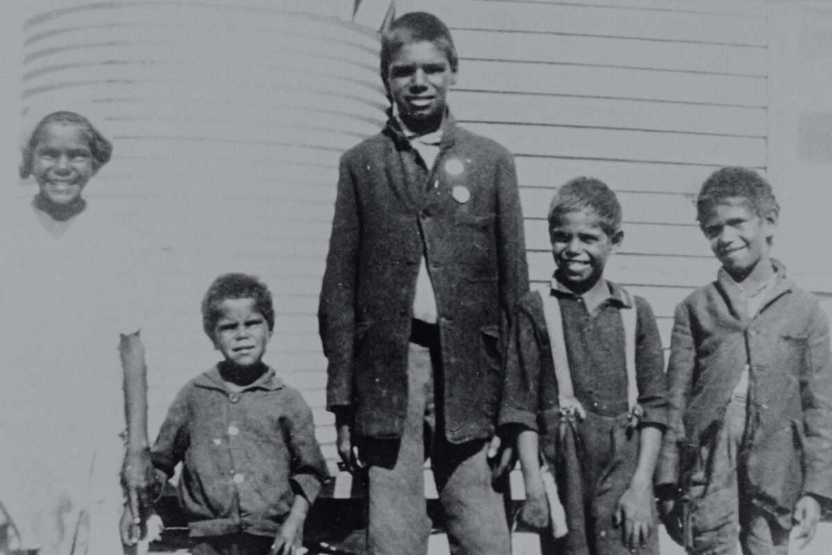 (L-R) Frinder and Freddie Jacobs, Theodore Michael, Reg and Ernie Jacobs. SLWA 060974PD